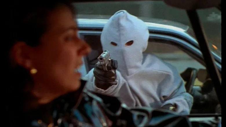 Immagine di scena da L'ora della violenza 2