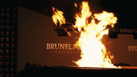 BRUNELLO: the Gracious Visionary - Brunello - Il visionario garbato