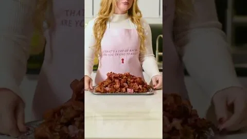 We know you’re not afraid of a little mess. Available to order. - Una di famiglia - The Housemaid
